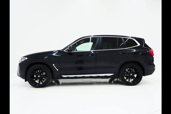 BMW X3 xDrive30e LCI 292PK | Leder | Sportstoelen | Zwarte Hemel | Camera | DAB | Carplay