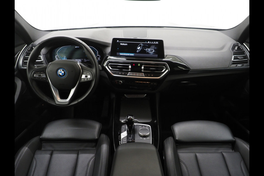 BMW X3 xDrive30e LCI 292PK | Leder | Sportstoelen | Zwarte Hemel | Camera | DAB | Carplay