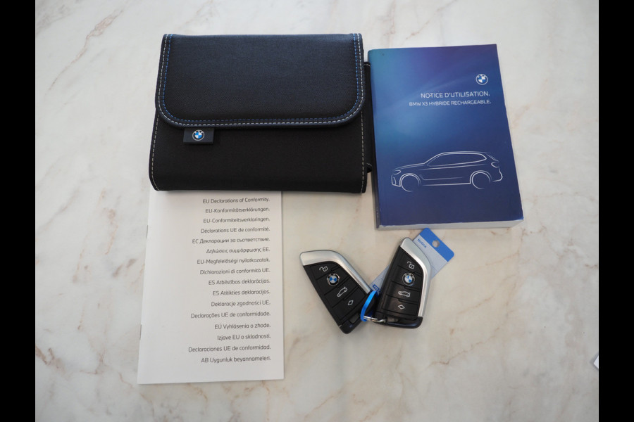 BMW X3 xDrive30e LCI 292PK | Leder | Sportstoelen | Zwarte Hemel | Camera | DAB | Carplay