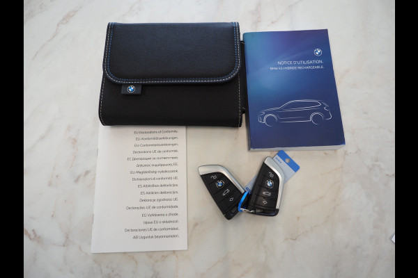 BMW X3 xDrive30e LCI 292PK | Leder | Sportstoelen | Zwarte Hemel | Camera | DAB | Carplay