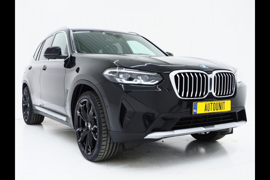 BMW X3 xDrive30e LCI 292PK | Leder | Sportstoelen | Zwarte Hemel | Camera | DAB | Carplay