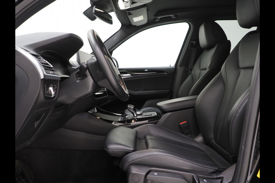 BMW X3 xDrive30e LCI 292PK | Leder | Sportstoelen | Zwarte Hemel | Camera | DAB | Carplay