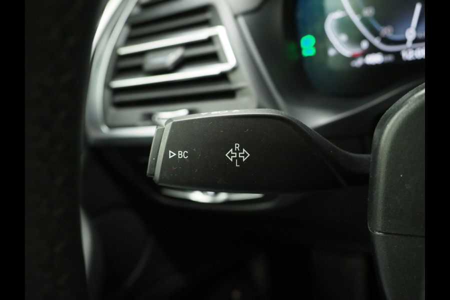 BMW X3 xDrive30e LCI 292PK | Leder | Sportstoelen | Zwarte Hemel | Camera | DAB | Carplay