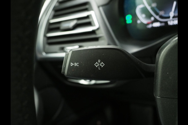 BMW X3 xDrive30e LCI 292PK | Leder | Sportstoelen | Zwarte Hemel | Camera | DAB | Carplay