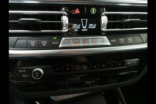BMW X3 xDrive30e LCI 292PK | Leder | Sportstoelen | Zwarte Hemel | Camera | DAB | Carplay