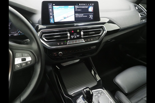 BMW X3 xDrive30e LCI 292PK | Leder | Sportstoelen | Zwarte Hemel | Camera | DAB | Carplay