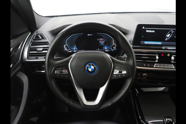 BMW X3 xDrive30e LCI 292PK | Leder | Sportstoelen | Zwarte Hemel | Camera | DAB | Carplay
