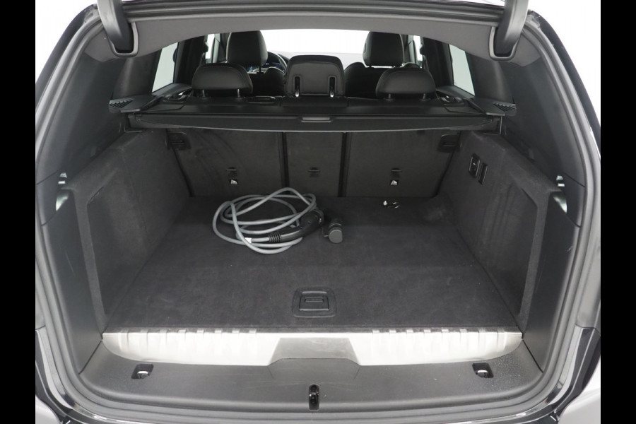 BMW X3 xDrive30e LCI 292PK | Leder | Sportstoelen | Zwarte Hemel | Camera | DAB | Carplay