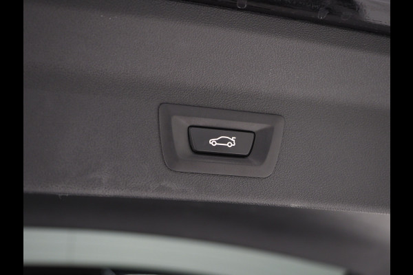 BMW X3 xDrive30e LCI 292PK | Leder | Sportstoelen | Zwarte Hemel | Camera | DAB | Carplay