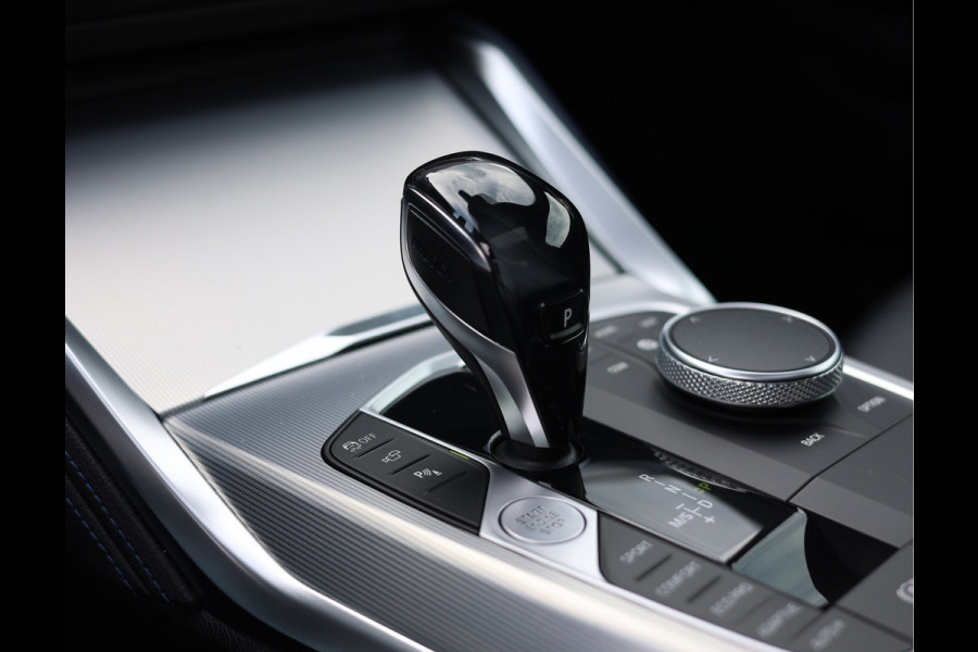 BMW M440i Coupé xDrive High Executive | Pano - Trekhaak - HUD