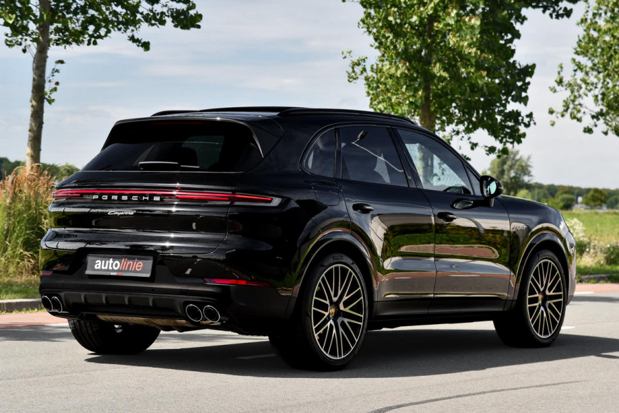 Porsche Cayenne 3.0 E-Hybrid. Nw Model, Chrono, Luchtvering, Pano, Memory, ACC, Camera, Trekhaak, Sfeer!