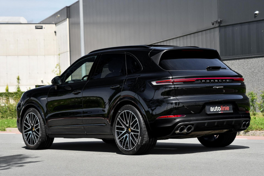 Porsche Cayenne 3.0 E-Hybrid. Nw Model, Chrono, Luchtvering, Pano, Memory, ACC, Camera, Trekhaak, Sfeer!