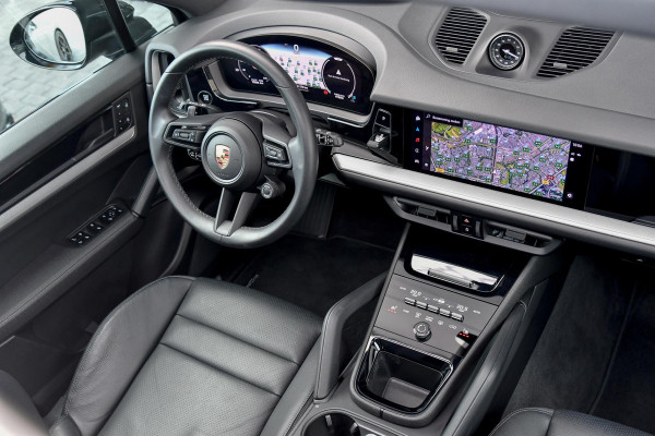 Porsche Cayenne 3.0 E-Hybrid. Nw Model, Chrono, Luchtvering, Pano, Memory, ACC, Camera, Trekhaak, Sfeer!