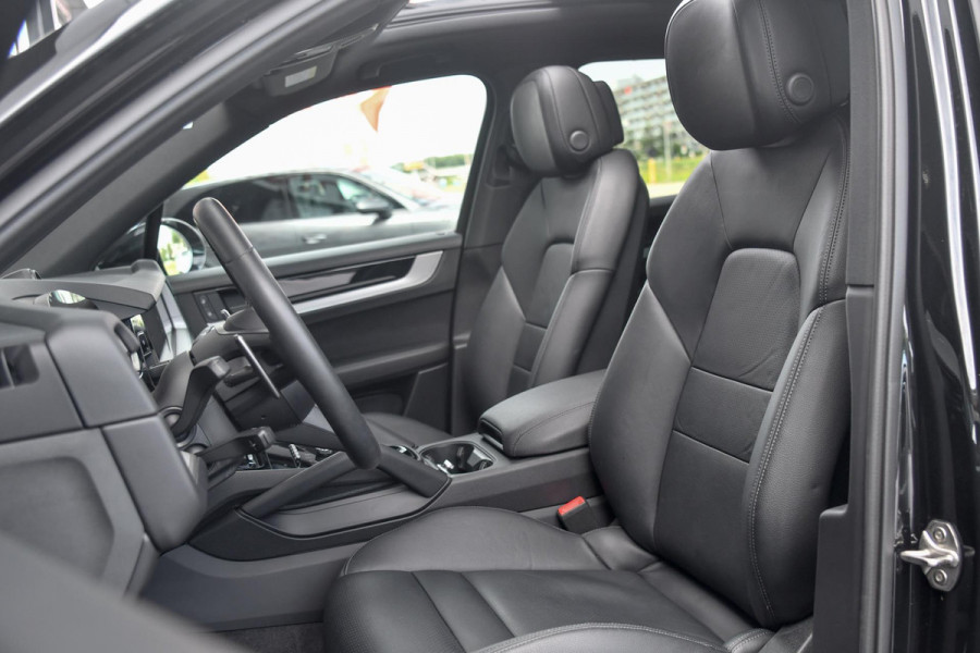 Porsche Cayenne 3.0 E-Hybrid. Nw Model, Chrono, Luchtvering, Pano, Memory, ACC, Camera, Trekhaak, Sfeer!