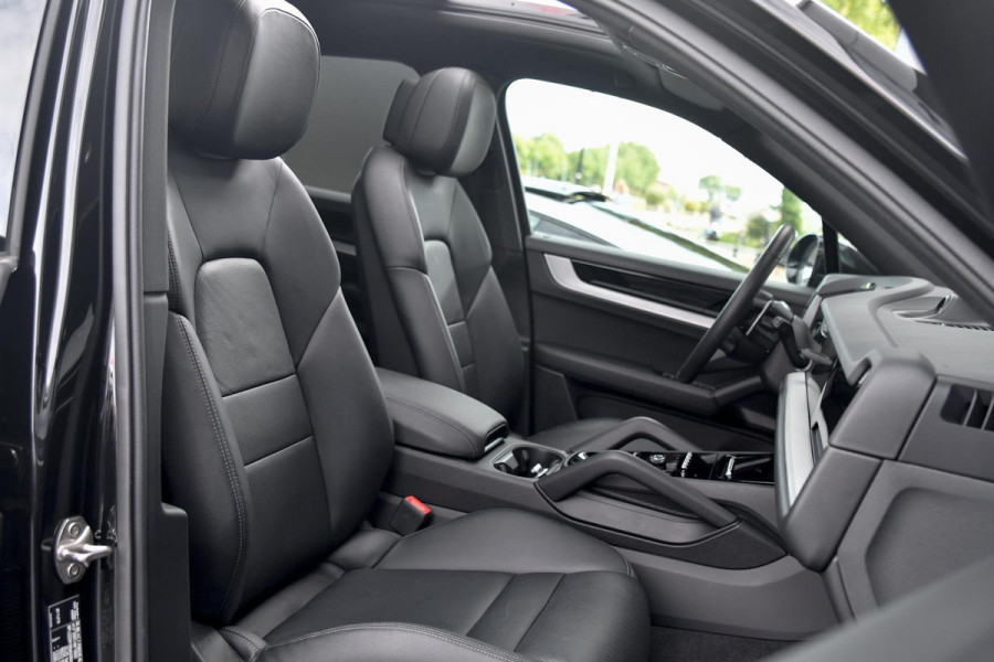 Porsche Cayenne 3.0 E-Hybrid. Nw Model, Chrono, Luchtvering, Pano, Memory, ACC, Camera, Trekhaak, Sfeer!
