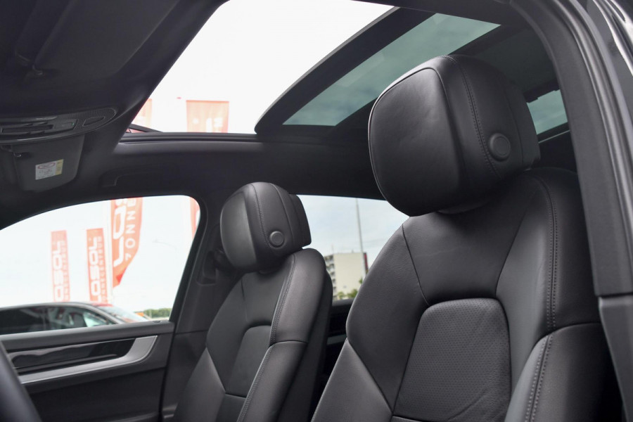 Porsche Cayenne 3.0 E-Hybrid. Nw Model, Chrono, Luchtvering, Pano, Memory, ACC, Camera, Trekhaak, Sfeer!