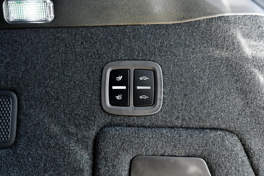 Porsche Cayenne 3.0 E-Hybrid. Nw Model, Chrono, Luchtvering, Pano, Memory, ACC, Camera, Trekhaak, Sfeer!