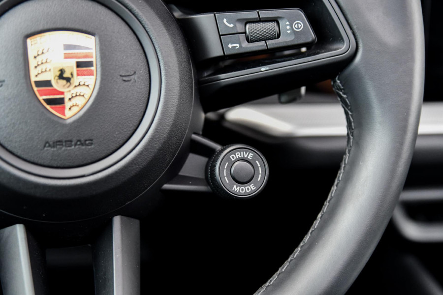 Porsche Cayenne 3.0 E-Hybrid. Nw Model, Chrono, Luchtvering, Pano, Memory, ACC, Camera, Trekhaak, Sfeer!
