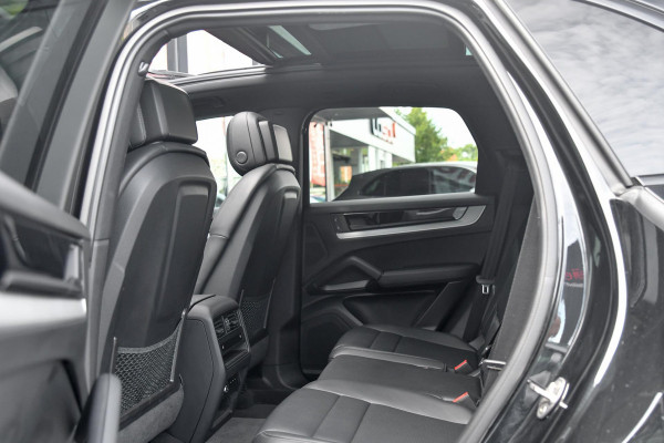 Porsche Cayenne 3.0 E-Hybrid. Nw Model, Chrono, Luchtvering, Pano, Memory, ACC, Camera, Trekhaak, Sfeer!