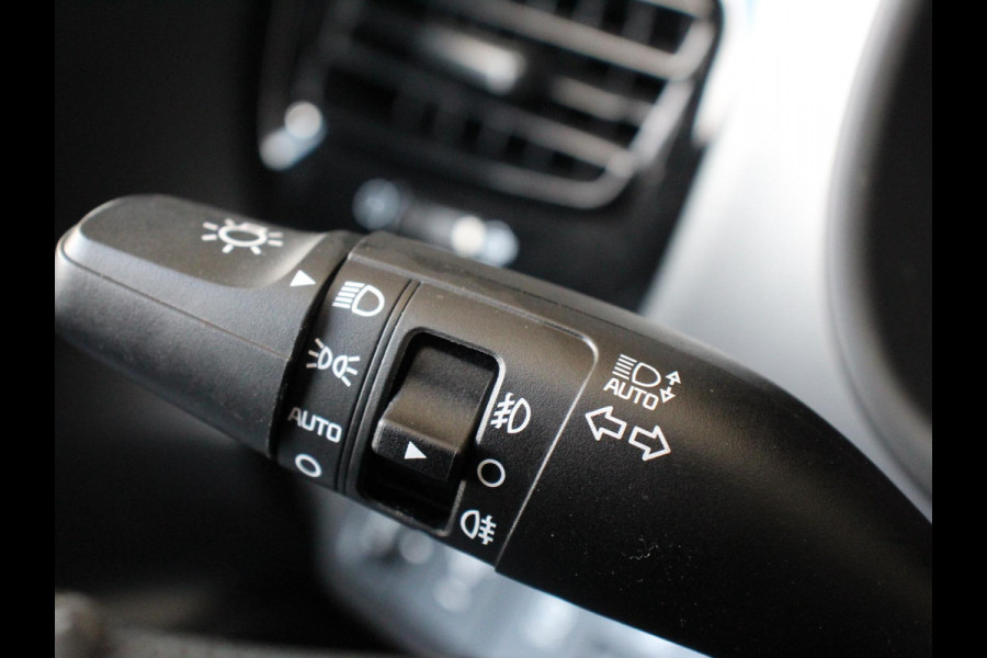 Kia Stonic 1.0 T-GDi MHEV DynamicPlusLine Climate control Adaptieve cruise control Achteruitrijcamera LED Verwarmde voorstoelen Verwarmde stuurwiel Parkeersensoren Apple Carplay/ Android Auto