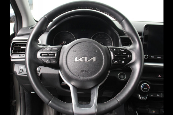 Kia Stonic 1.0 T-GDi MHEV DynamicPlusLine Climate control Adaptieve cruise control Achteruitrijcamera LED Verwarmde voorstoelen Verwarmde stuurwiel Parkeersensoren Apple Carplay/ Android Auto