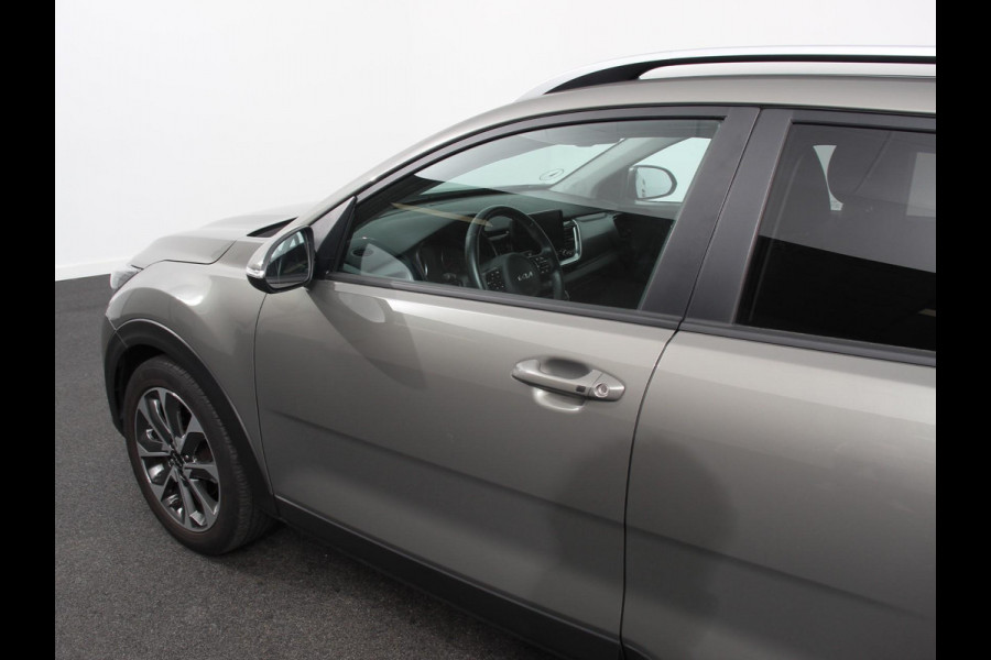 Kia Stonic 1.0 T-GDi MHEV DynamicPlusLine Climate control Adaptieve cruise control Achteruitrijcamera LED Verwarmde voorstoelen Verwarmde stuurwiel Parkeersensoren Apple Carplay/ Android Auto