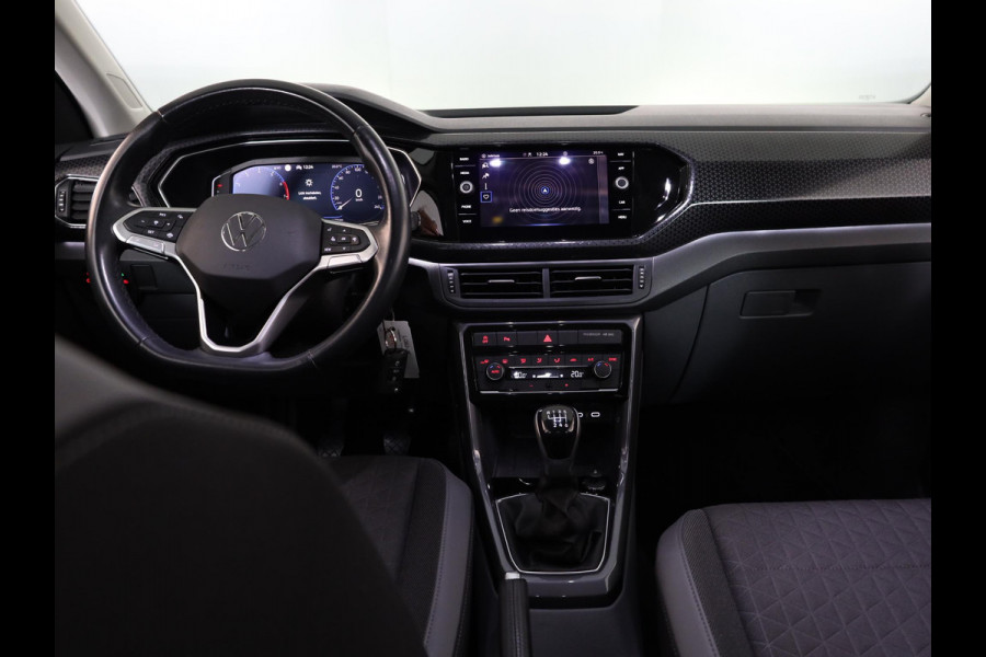 Volkswagen T-Cross 1.0 TSI Style 110 pk | Navigatie | Trekhaak | Parkeersensoren | Adaptieve cruise control | LED koplampen | Apple Carplay/Android Auto |