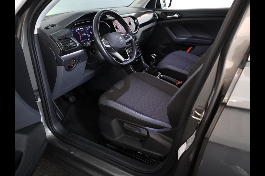 Volkswagen T-Cross 1.0 TSI Style 110 pk | Navigatie | Trekhaak | Parkeersensoren | Adaptieve cruise control | LED koplampen | Apple Carplay/Android Auto |