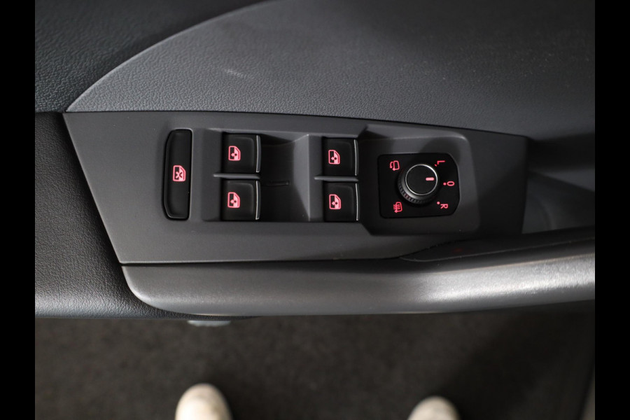 Volkswagen T-Cross 1.0 TSI Style 110 pk | Navigatie | Trekhaak | Parkeersensoren | Adaptieve cruise control | LED koplampen | Apple Carplay/Android Auto |