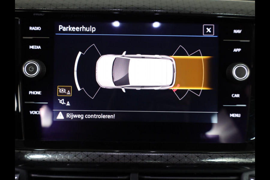Volkswagen T-Cross 1.0 TSI Style 110 pk | Navigatie | Trekhaak | Parkeersensoren | Adaptieve cruise control | LED koplampen | Apple Carplay/Android Auto |