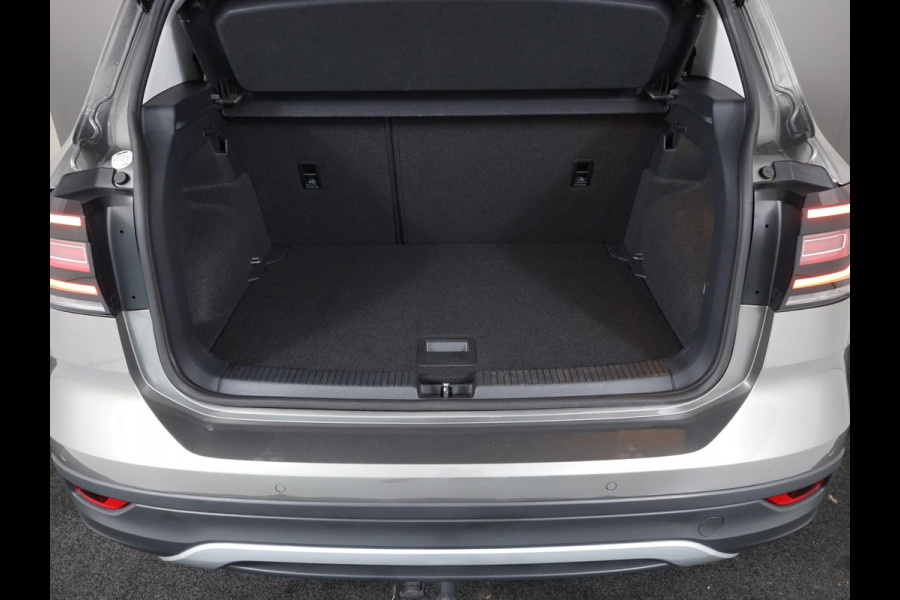 Volkswagen T-Cross 1.0 TSI Style 110 pk | Navigatie | Trekhaak | Parkeersensoren | Adaptieve cruise control | LED koplampen | Apple Carplay/Android Auto |