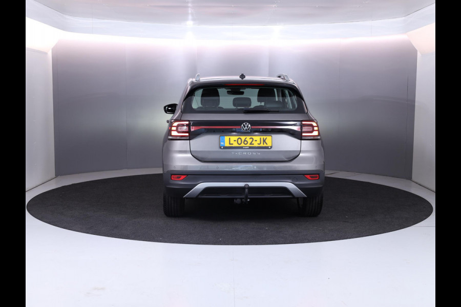 Volkswagen T-Cross 1.0 TSI Style 110 pk | Navigatie | Trekhaak | Parkeersensoren | Adaptieve cruise control | LED koplampen | Apple Carplay/Android Auto |