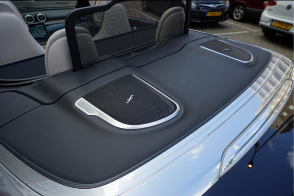 Mercedes-Benz CLE Cabriolet 200 AMG Line | Burmester | Sfeerverlichting | Stoelmassage + ventilatie + verwarming | Nekverwarming | Adaptieve cruise | Lane departure | Apple Carplay | Keyless