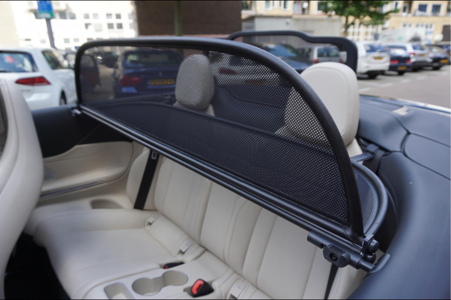 Mercedes-Benz CLE Cabriolet 200 AMG Line | Burmester | Sfeerverlichting | Stoelmassage + ventilatie + verwarming | Nekverwarming | Adaptieve cruise | Lane departure | Apple Carplay | Keyless