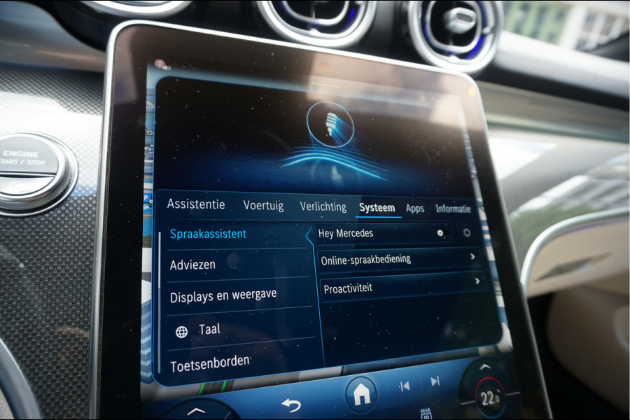 Mercedes-Benz CLE Cabriolet 200 AMG Line | Burmester | Sfeerverlichting | Stoelmassage + ventilatie + verwarming | Nekverwarming | Adaptieve cruise | Lane departure | Apple Carplay | Keyless
