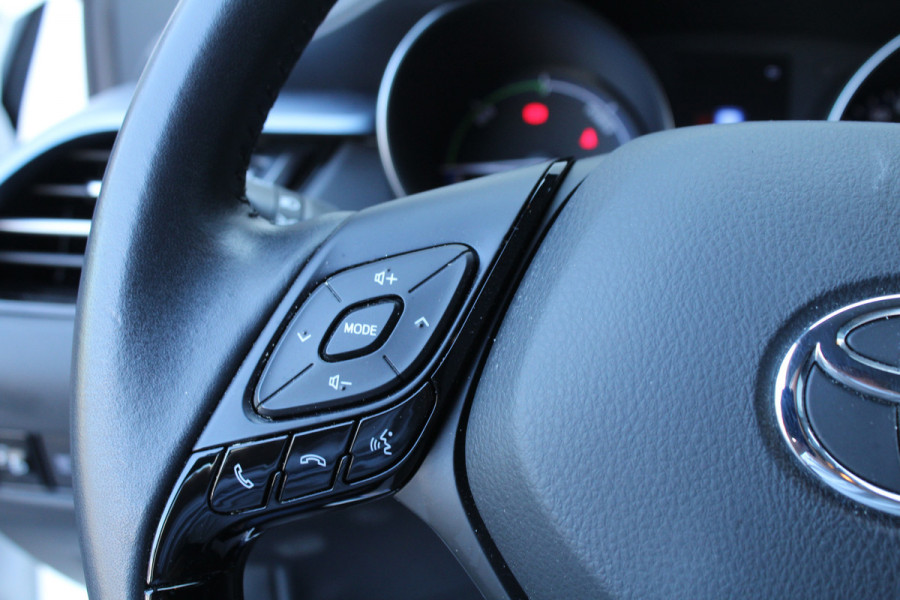Toyota C-HR 1.8 Hybrid 123pk Dynamic AUTOMAAT NL-Auto NAP Clima Cruise Navi Camera Keyless 18"LMV