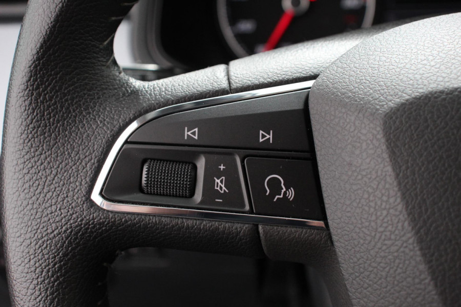 Seat Arona 1.0 TSI Style | Cruise Control | Airco | Parkeersensoren Achter | Stoelverwarming | lichtmetalen Velgen |
