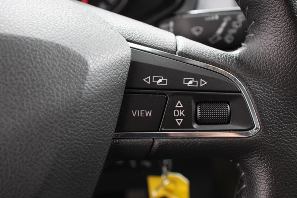 Seat Arona 1.0 TSI Style | Cruise Control | Airco | Parkeersensoren Achter | Stoelverwarming | lichtmetalen Velgen |