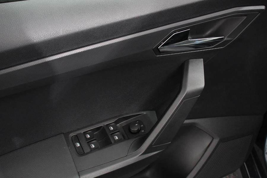 Seat Arona 1.0 TSI Style | Cruise Control | Airco | Parkeersensoren Achter | Stoelverwarming | lichtmetalen Velgen |