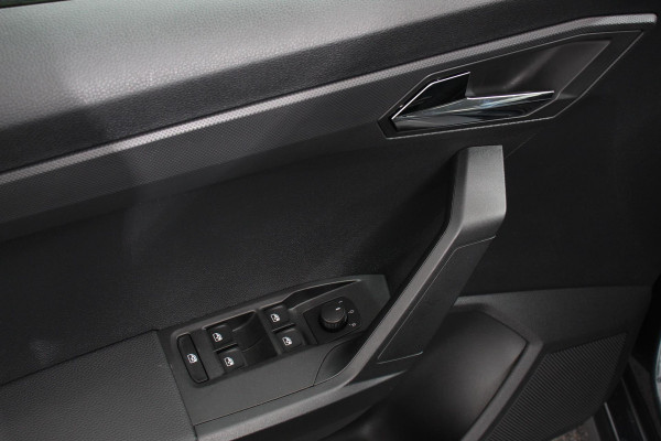 Seat Arona 1.0 TSI Style | Cruise Control | Airco | Parkeersensoren Achter | Stoelverwarming | lichtmetalen Velgen |