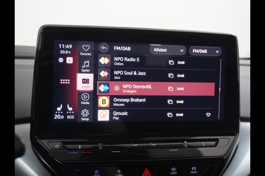 Volkswagen ID.4 1st 77kWh 204PK Trekhaak first Warmtepomp Adap.Cruise Apple Carplay/Android Auto Navi Ecc Pdc Head-Up Display DAB Keyless Matrix Stoelverwarming Rijstrooksensor Geluidsisolerend glas Connected services Draadloze telefoonlader Verkeersbord detectie Origineel Nederlandse Auto €48.913,- Nieuwprijs