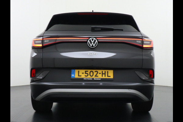 Volkswagen ID.4 1st 77kWh 204PK Trekhaak first Warmtepomp Adap.Cruise Apple Carplay/Android Auto Navi Ecc Pdc Head-Up Display DAB Keyless Matrix Stoelverwarming Rijstrooksensor Geluidsisolerend glas Connected services Draadloze telefoonlader Verkeersbord detectie Origineel Nederlandse Auto €48.913,- Nieuwprijs