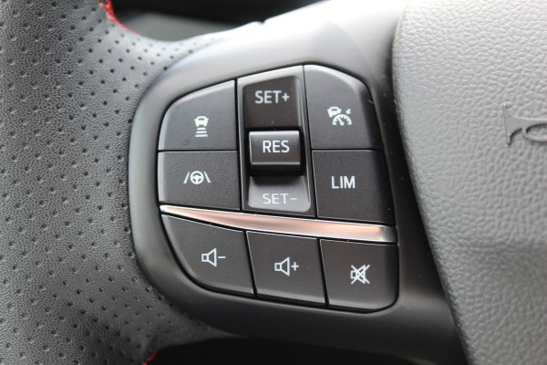 Ford Kuga 2.5 PHEV ST-Line X , In nieuw staat , Hoge Zit en veel comfort Climate control , Navigatie , Camera ,Stoel en voorruit verwarming Parkeersensoren rondom , Elek.bestuurstoel 1500kg trekgewicht