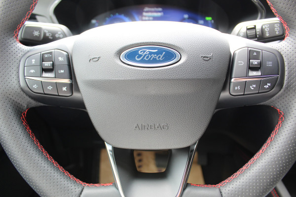 Ford Kuga 2.5 PHEV ST-Line X , In nieuw staat , Hoge Zit en veel comfort Climate control , Navigatie , Camera ,Stoel en voorruit verwarming Parkeersensoren rondom , Elek.bestuurstoel 1500kg trekgewicht