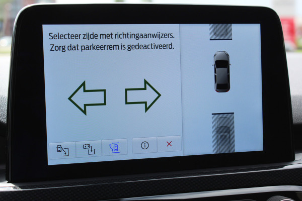 Ford Kuga 2.5 PHEV ST-Line X , In nieuw staat , Hoge Zit en veel comfort Climate control , Navigatie , Camera ,Stoel en voorruit verwarming Parkeersensoren rondom , Elek.bestuurstoel 1500kg trekgewicht