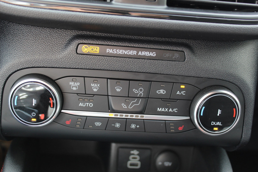 Ford Kuga 2.5 PHEV ST-Line X , In nieuw staat , Hoge Zit en veel comfort Climate control , Navigatie , Camera ,Stoel en voorruit verwarming Parkeersensoren rondom , Elek.bestuurstoel 1500kg trekgewicht