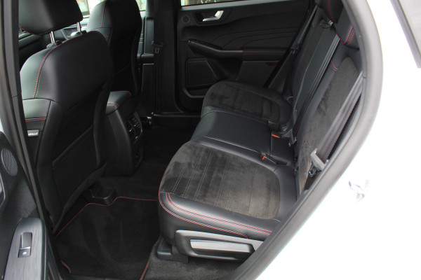 Ford Kuga 2.5 PHEV ST-Line X , In nieuw staat , Hoge Zit en veel comfort Climate control , Navigatie , Camera ,Stoel en voorruit verwarming Parkeersensoren rondom , Elek.bestuurstoel 1500kg trekgewicht