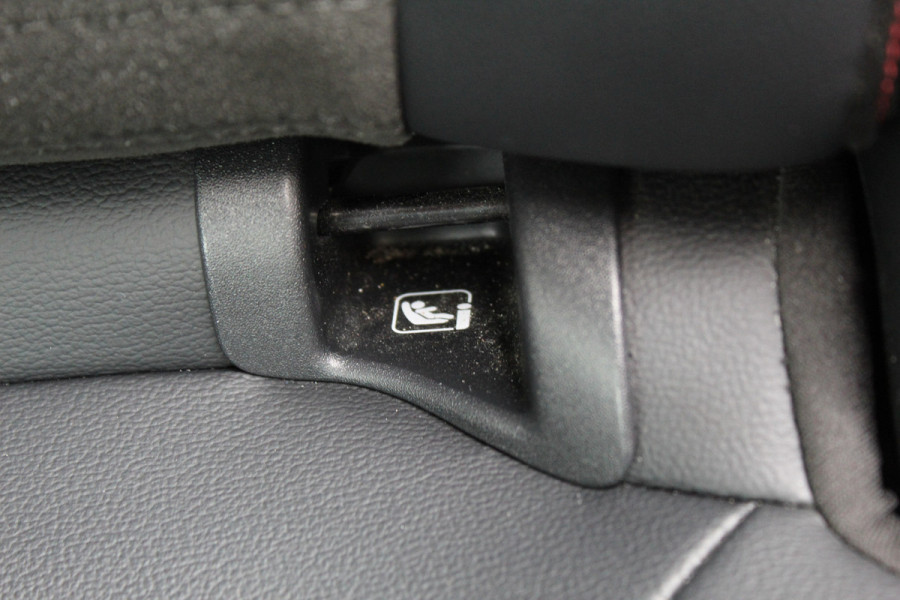 Ford Kuga 2.5 PHEV ST-Line X , In nieuw staat , Hoge Zit en veel comfort Climate control , Navigatie , Camera ,Stoel en voorruit verwarming Parkeersensoren rondom , Elek.bestuurstoel 1500kg trekgewicht