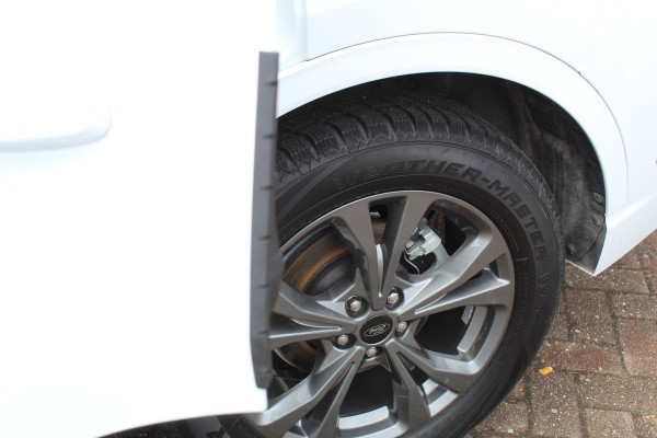Ford Kuga 2.5 PHEV ST-Line X , In nieuw staat , Hoge Zit en veel comfort Climate control , Navigatie , Camera ,Stoel en voorruit verwarming Parkeersensoren rondom , Elek.bestuurstoel 1500kg trekgewicht