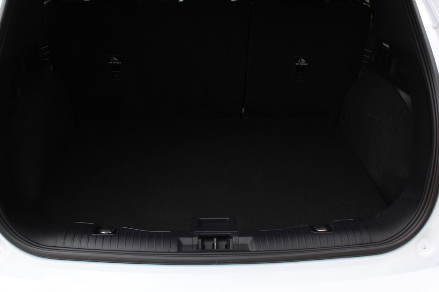 Ford Kuga 2.5 PHEV ST-Line X , In nieuw staat , Hoge Zit en veel comfort Climate control , Navigatie , Camera ,Stoel en voorruit verwarming Parkeersensoren rondom , Elek.bestuurstoel 1500kg trekgewicht